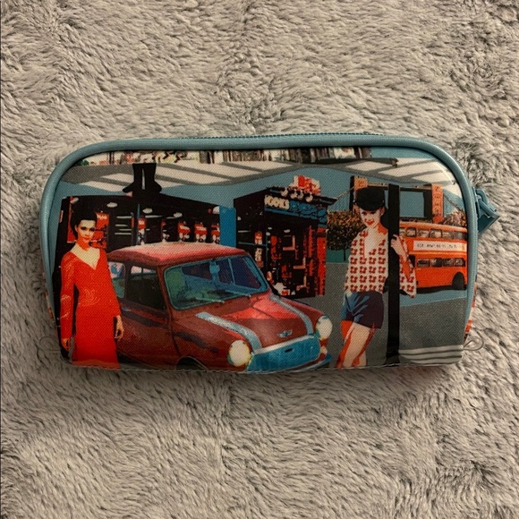 unbranded Handbags - Vintage Themed Stylish Multicolor Makeup Bag